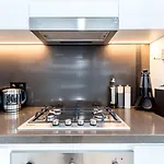 Vida Marina Level 50 Sky Suite